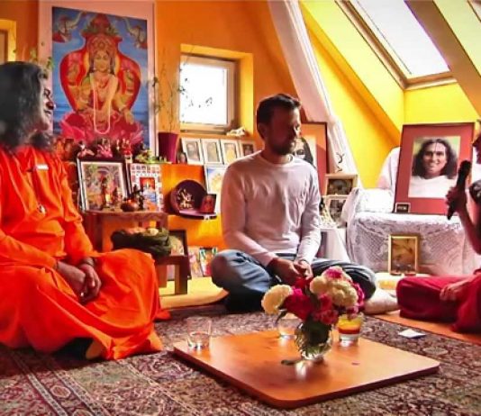 Swami Vishwachakradharananda: „Bez lásky k sobě nemůžeme milovat.“